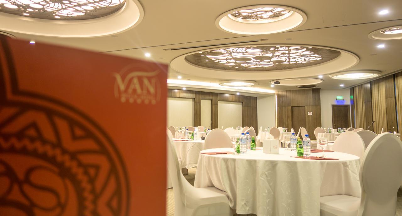 Van Royal Hotel Erbil Buitenkant foto